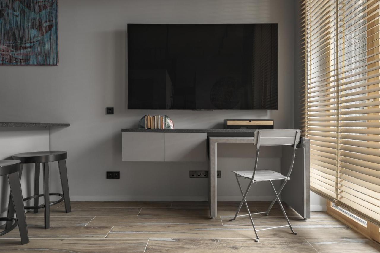 Ivis House Modern Apartment In Vilnius Old Town With Balcony Вильнюс Экстерьер фото