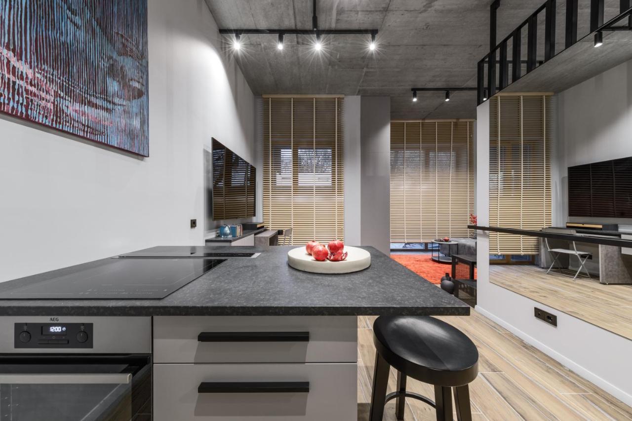 Ivis House Modern Apartment In Vilnius Old Town With Balcony Вильнюс Экстерьер фото