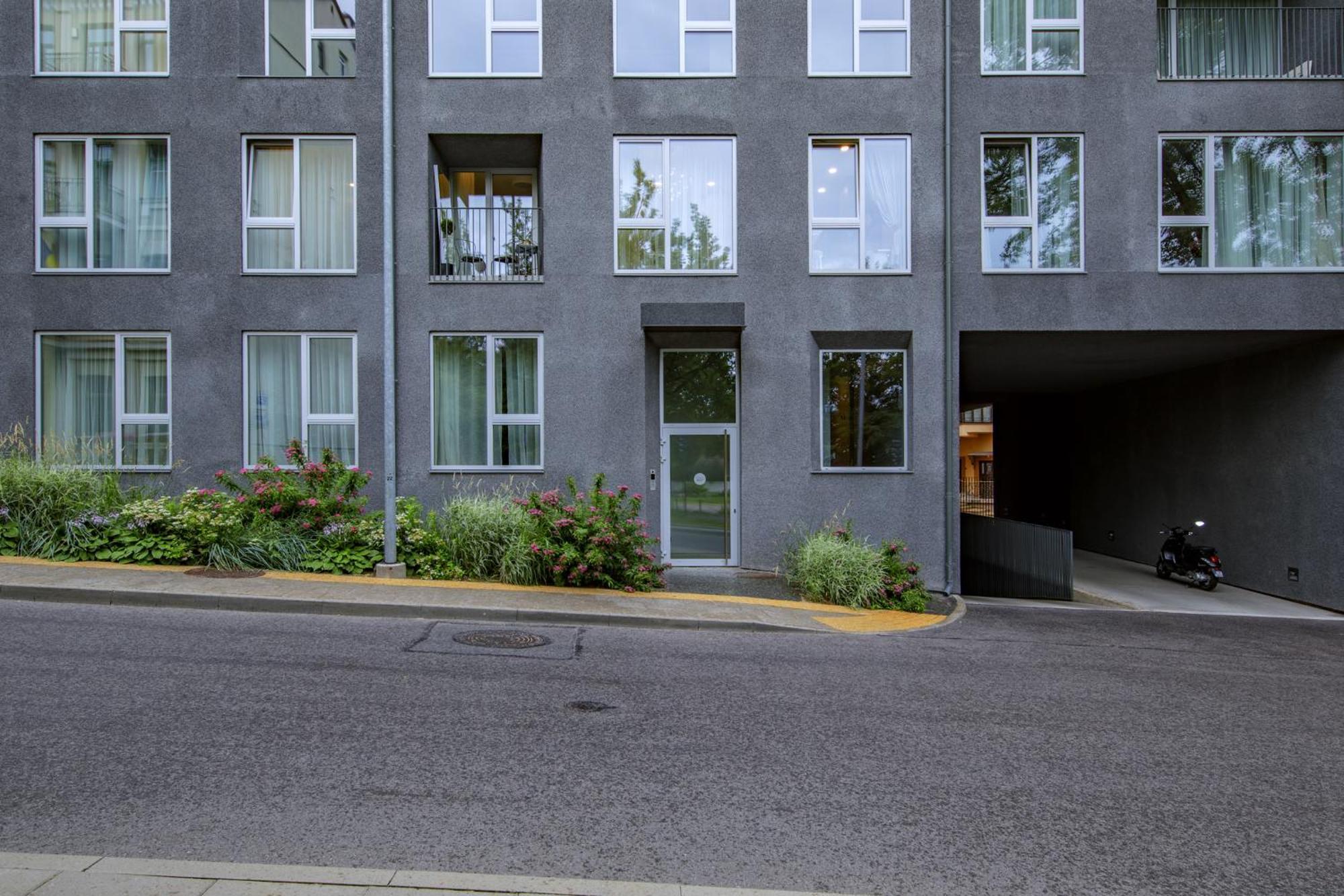 Ivis House Modern Apartment In Vilnius Old Town With Balcony Вильнюс Экстерьер фото